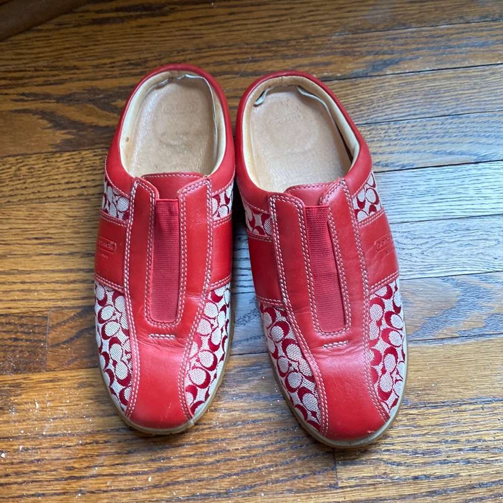COACH SLIP ON SANDALS. WOMEN’S US SIZE 10M .